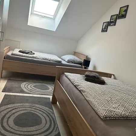 Bane 95qm - Messewohnung, Ferienwohnung,monteurwohnung דירה *